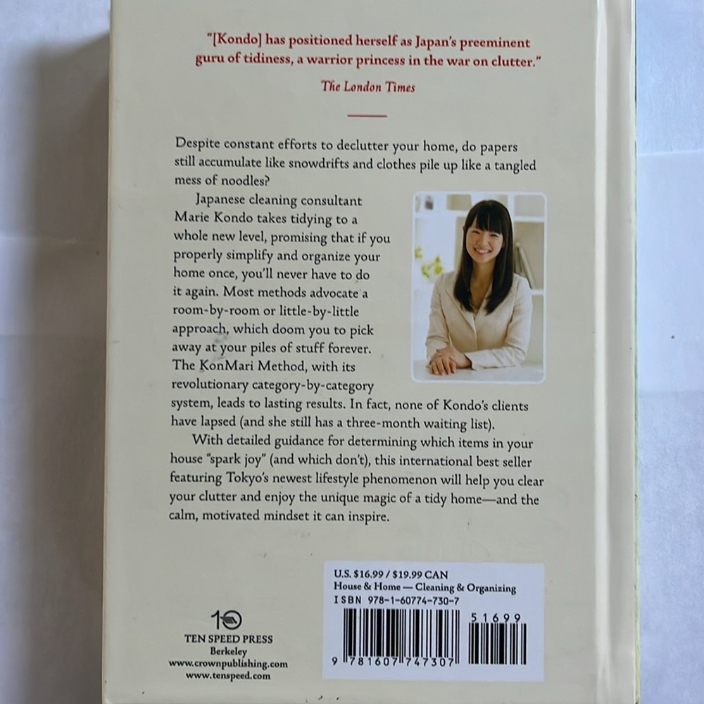 The life Changing Magic of Tidying Up by Marie Kondo book - Picture 2 of 2